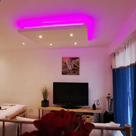 Cosy A 50m De La De شقة *